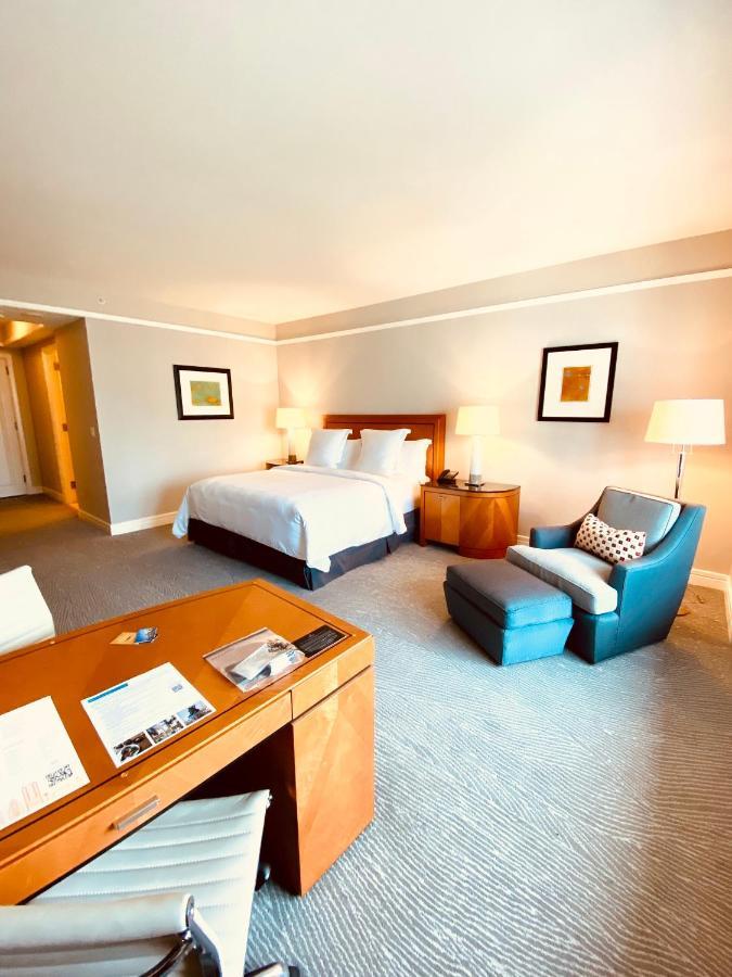 Private Condo Hotel At Four Seasons Brickell Маями Екстериор снимка