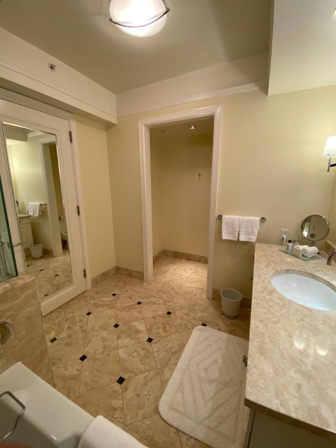 Private Condo Hotel At Four Seasons Brickell Маями Екстериор снимка